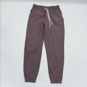 Great condition Vuori taupe joggers size XS